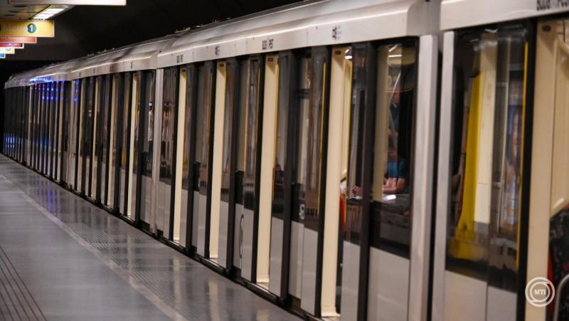 A BKK bejelentette, hogy megújítja a jegy- és bérletkiadó automaták rendszerét, így a közlekedéshez szükséges eszközöket még egyszerűbben és gyorsabban lehet majd beszerezni. Az új automaták modern technológiával felszerelve működnek, hogy a vásárlási élm