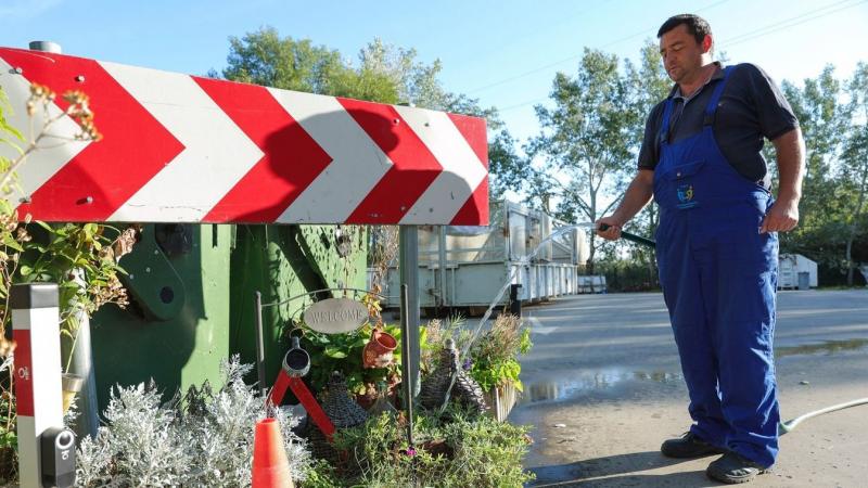 Fedezd fel a szegedi hulladékudvar titkos világát! El sem tudnád képzelni, milyen különleges kincsek és érdekességek várnak rád a falai mögött - nézd meg a galériát!