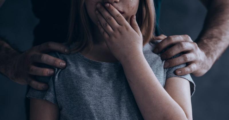 Egy Tolna vármegyei férfi hét év fegyházbüntetést kapott, miután lánya molesztálásával vádolták meg.
