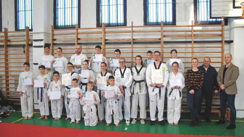 Tizenöt lelkes sportoló sikeresen teljesítette az övvizsgát a JALTE WT Taekwondo Szakosztályában.