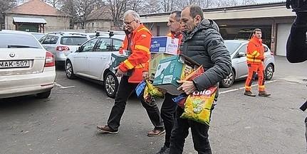 A közönség kifejezte háláját a szolgálatot ellátó mentősök fáradhatatlan munkájáért.