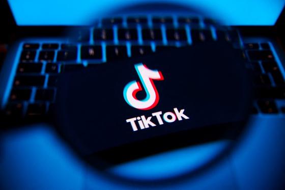 Tinédzserek öngyilkossága kapcsán indítottak pert a TikTok ellen.