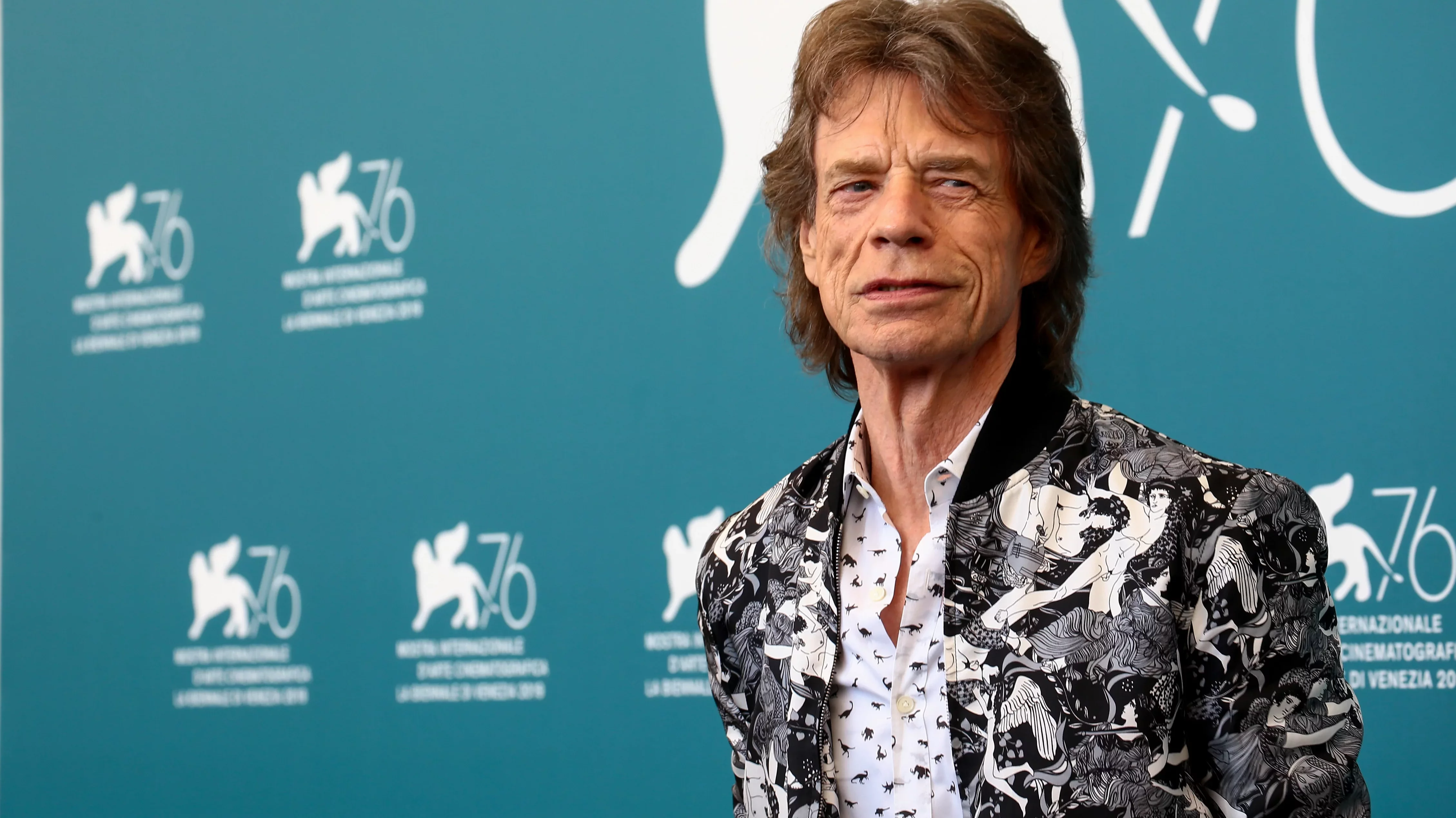 Mick Jagger szívhez szóló megemlékezést tartott a Rolling Stones múzsájáról, a nemrégiben eltávozott Marianne Faithfullról. Érzelmekkel teli szavakkal idézte fel az együtt töltött időket, és mély tisztelettel adózott a művésznő emlékének, aki nemcsak a ze