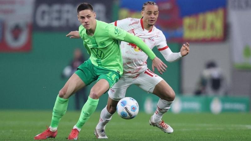 Micsoda hatalmas öröm! A magyar válogatott középpályás most már a Bundesliga fénylő csillagai között kapott helyet a BBC rangsorában!