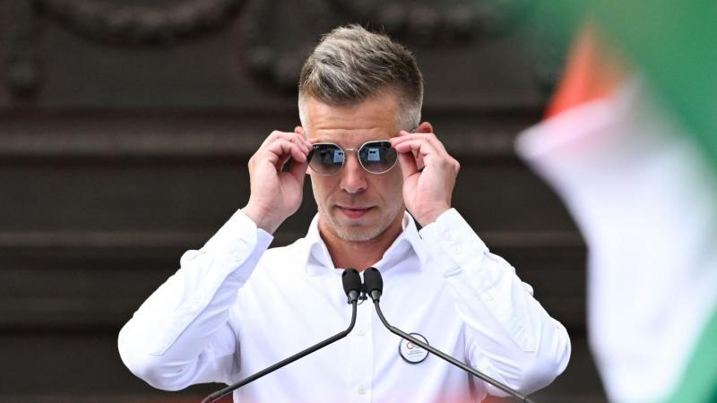 Magyar Péter számára véget ért egy fejezet: a 14. havi nyugdíj lehetősége ütközik a nyugdíjasok megpróbáltatásaival.