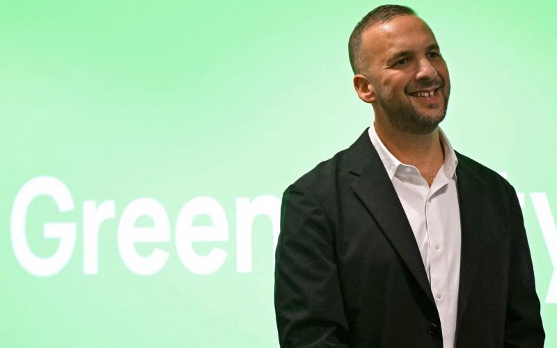 A baloldali New York-i polgármesternek egy brit megfelelője is létezik, aki még grandiózusabb tervekkel rendelkezik.