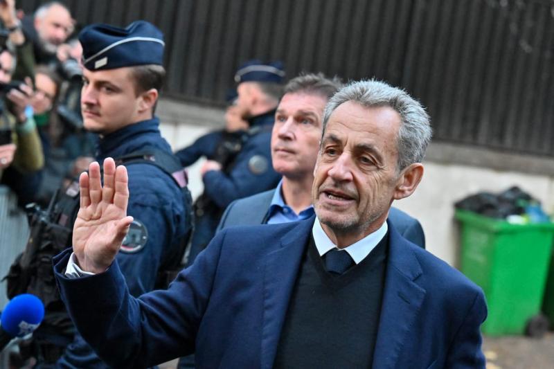 Nicolas Sarkozyt egyelőre szabadlábra helyezték a börtönből.