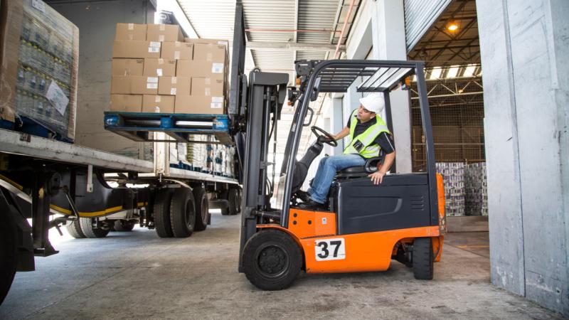 Egy magyar fiatal osztrák raktáros munkájáról osztotta meg tapasztalatait: a fizetés eléri az 1 millió forintot, de van néhány fontos dolog, amire érdemes odafigyelni. - Pénzcentrum